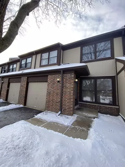 308 Oakwood Ln, Wheeling, IL 60090