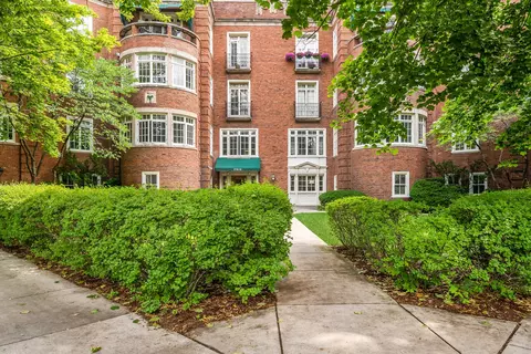 5749 S Kenwood Ave #3, Chicago, IL 60637