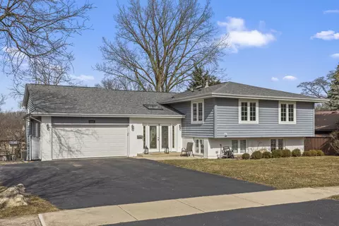 1210 39th St, Downers Grove, IL 60515