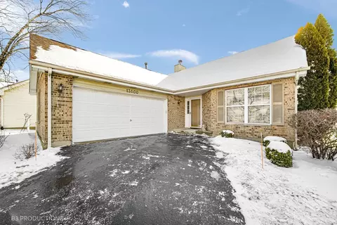13500 S Redberry Cir, Plainfield, IL 60544