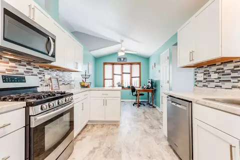 6906 Townsend Blvd, Plainfield, IL 60586 photo 5