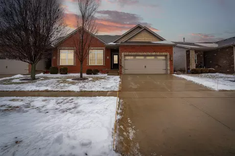 10 Yukon Cir, Bloomington, IL 61705