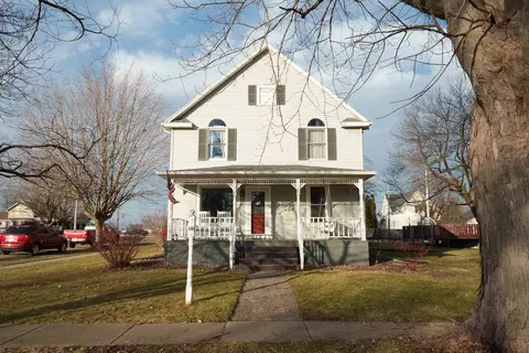 104 N Chicago Ave, Ladd, IL 61329
