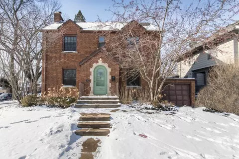 2720 Central Park Ave, Evanston, IL 60201
