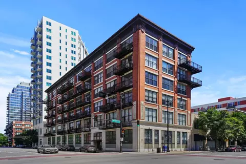 1601 S Michigan Ave #307, Chicago, IL 60616
