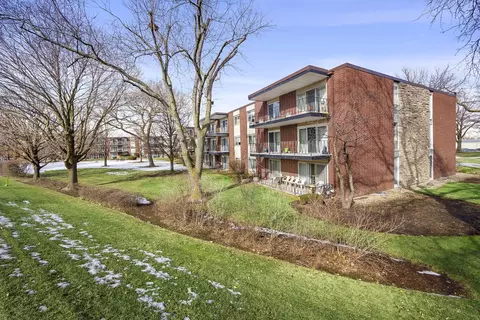 2800 Maple Ave #1C, Downers Grove, IL 60515