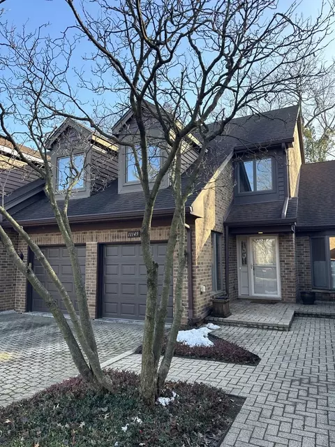11149 Regency Dr, Westchester, IL 60154