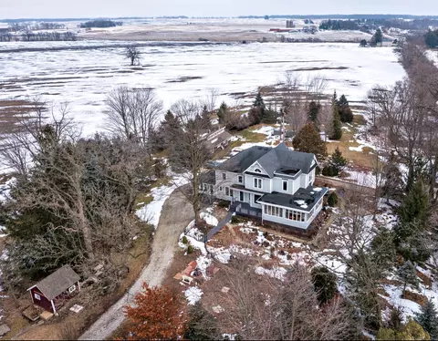 11004 Vanderkarr Rd, Hebron, IL 60034 photo 2