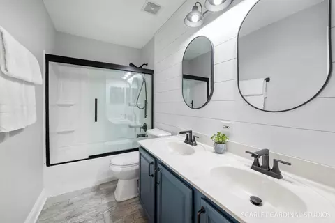 Bath - 11641 S Olympic Dr, Plainfield, IL 60585 photo 3 of 3