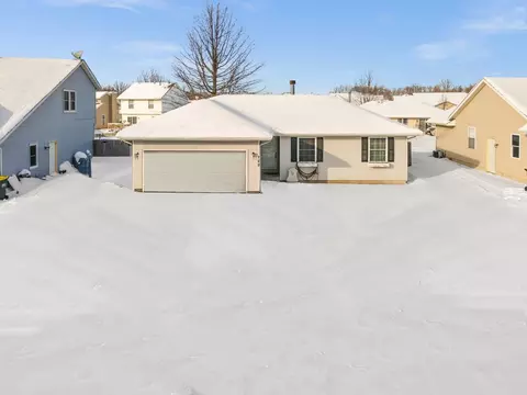 723 Tyler St, Genoa, IL 60135