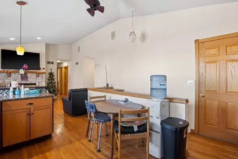 723 Tyler St, Genoa, IL 60135 photo 7