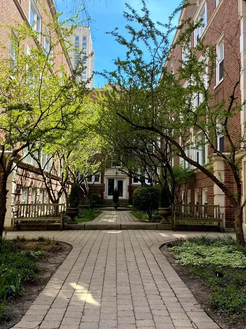 5111 N Kenmore Ave #1W, Chicago, IL 60640
