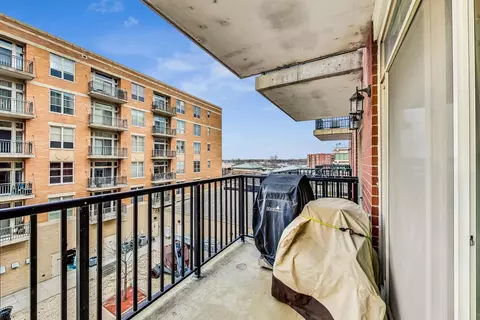 Exterior - 656 Pearson St #409, Des Plaines, IL 60016 photo 3 of 5