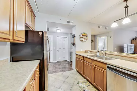 Kitchen - 656 Pearson St #409, Des Plaines, IL 60016 photo 2 of 3