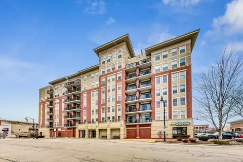 Exterior - 656 Pearson St #409, Des Plaines, IL 60016 photo 2 of 5