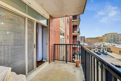 Exterior - 656 Pearson St #409, Des Plaines, IL 60016 photo 4 of 5