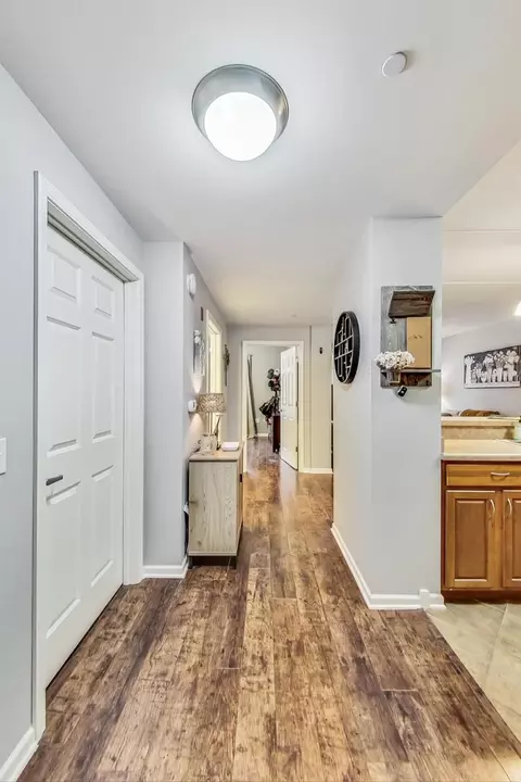 Entry Way - 656 Pearson St #409, Des Plaines, IL 60016 photo 1 of 2