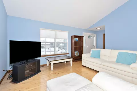 3316 Walnut Ln, Mchenry, IL 60051 photo 5