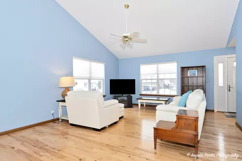 3316 Walnut Ln, Mchenry, IL 60051 photo 3