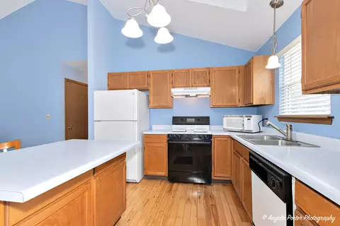 3316 Walnut Ln, Mchenry, IL 60051 photo 9
