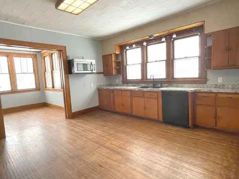 Kitchen - 409 W Lincolnway, Morrison, IL 61270 photo 2 of 2