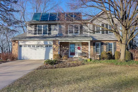 6701 Bunker Hill Cir, Downers Grove, IL 60516
