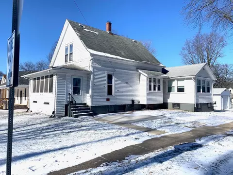 1101 W Oakland Ave, Bloomington, IL 61701