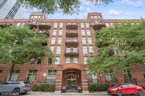 550 N Kingsbury St #611, Chicago, IL 60654