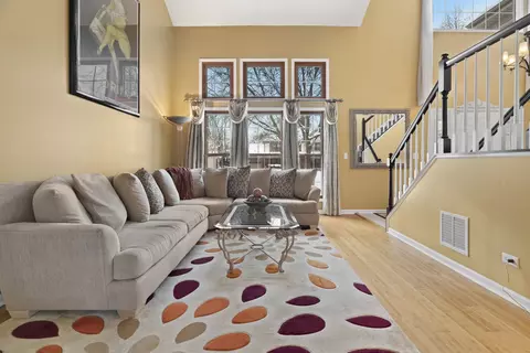 1165 Deep Woods Dr, Elgin, IL 60120 photo 5