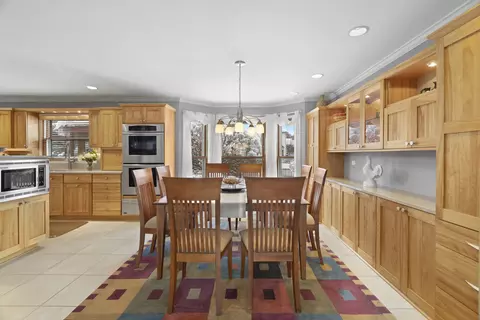 1165 Deep Woods Dr, Elgin, IL 60120 photo 6
