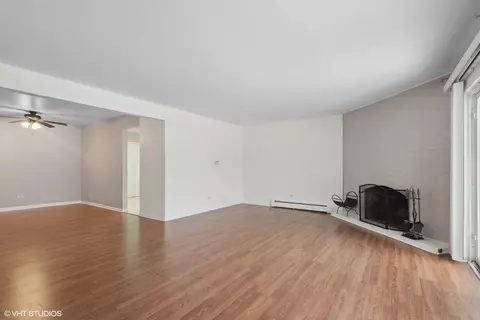 10389 Dearlove Rd #1A, Glenview, IL 60025 photo 3