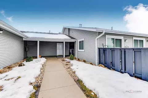 601 Devonshire Ct #C, Mchenry, IL 60050 photo 1