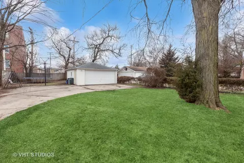 353 E Quincy St, Riverside, IL 60546 photo 17