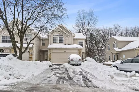 8031 Sierra Woods Ln, Carpentersville, IL 60110