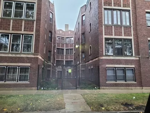 817 E 53rd St #2N, Chicago, IL 60615