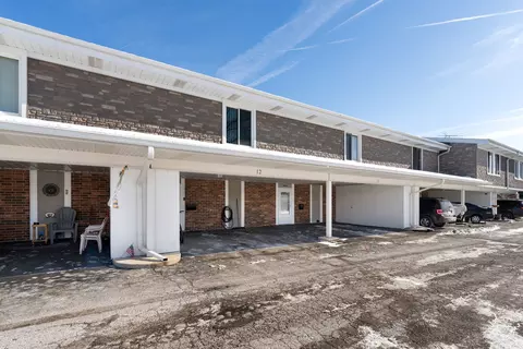 12 Cour Masson, Palos Hills, IL 60465