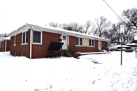123-125 W Sunset Dr, Villa Park, IL 60181