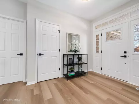 677 Golfers Ln, Bartlett, IL 60103 photo 3