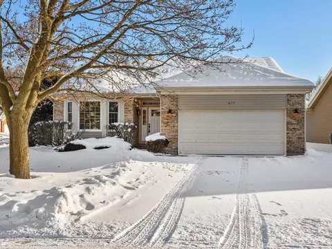 677 Golfers Ln, Bartlett, IL 60103 photo 2