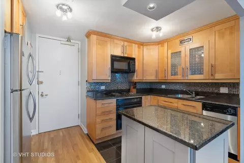 100 E Walton St #32C, Chicago, IL 60611 photo 8