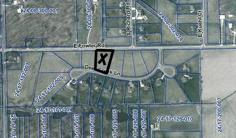 10258 E Deer Creek Ln, Rochelle, IL 61068
