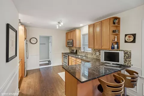 5347 W Cullom Ave, Chicago, IL 60641 photo 5