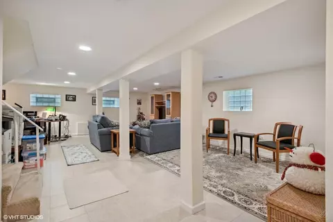5347 W Cullom Ave, Chicago, IL 60641 photo 16