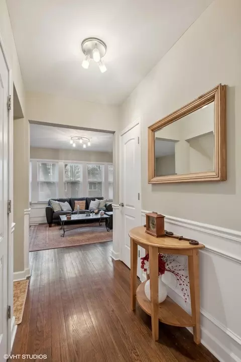 5347 W Cullom Ave, Chicago, IL 60641 photo 2