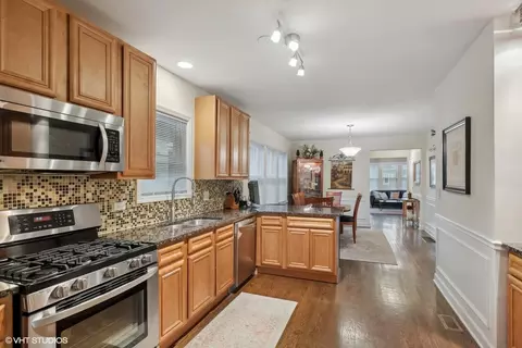 5347 W Cullom Ave, Chicago, IL 60641 photo 6