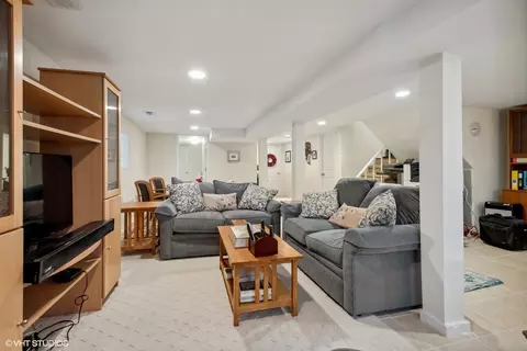 5347 W Cullom Ave, Chicago, IL 60641 photo 17