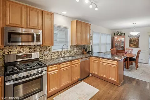 5347 W Cullom Ave, Chicago, IL 60641 photo 7