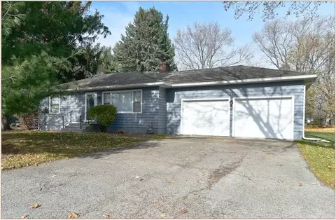 735 W Fabyan Pkwy, Geneva, IL 60134