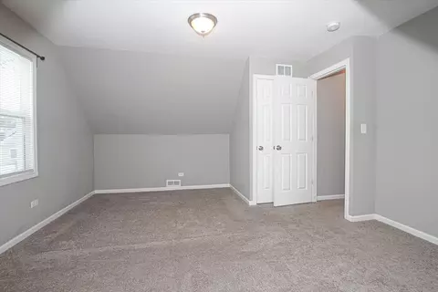 521 Miller Dr, Elgin, IL 60123 photo 13