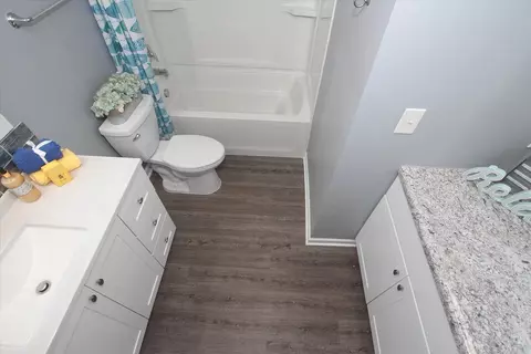 521 Miller Dr, Elgin, IL 60123 photo 7